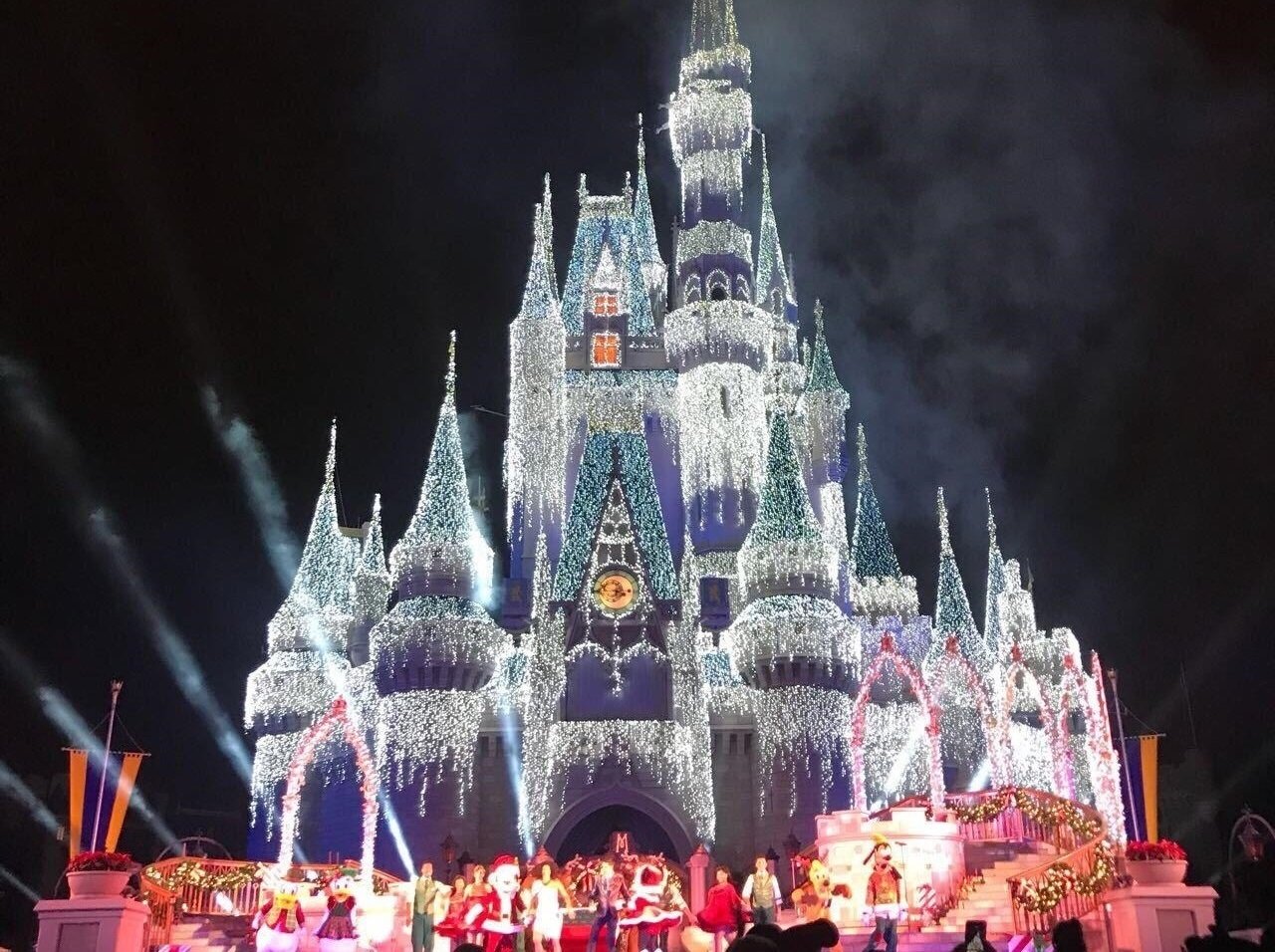 Mickey’s Very Merry Christmas Party – A Festa de Natal Mágica da Disney