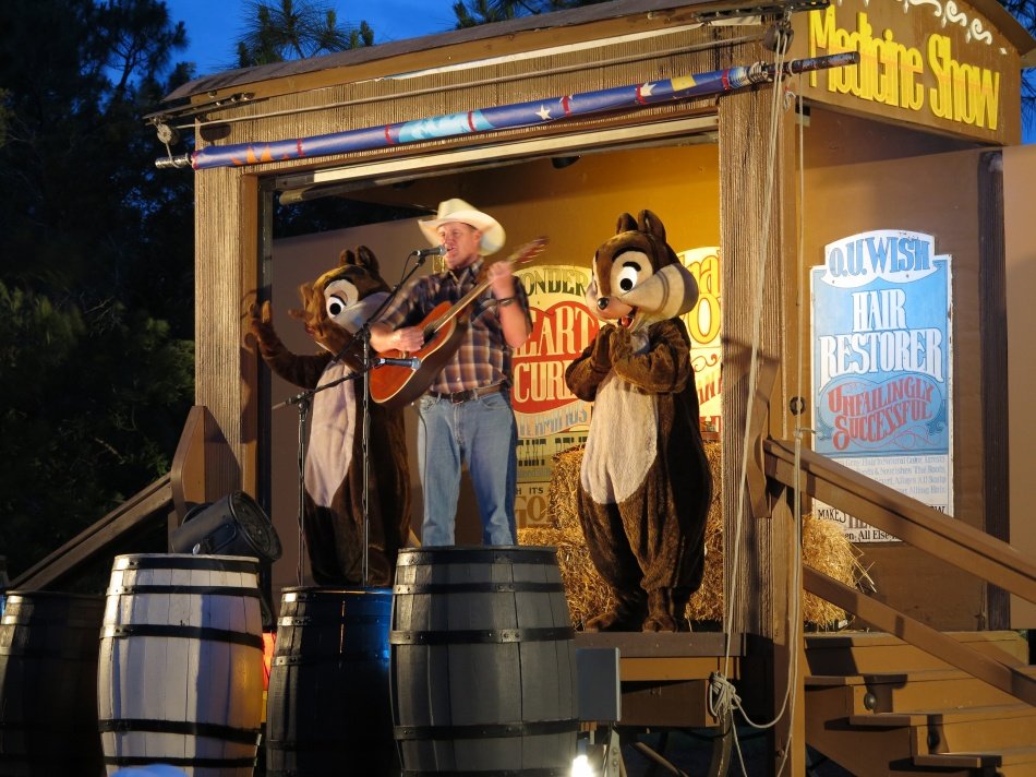 Chip 'n' Dale's Campfire Sing-A-Long, a fogueira do Tico e Teco